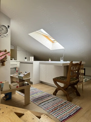 Casă în zona centrală( spatiu comercial casa de locuit) singur in curte - imagine 5