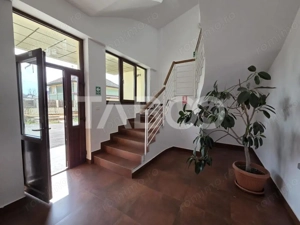 Cladire de inchiriat pentru afacerea ta suprafata 654 mp 3 nivele - imagine 8