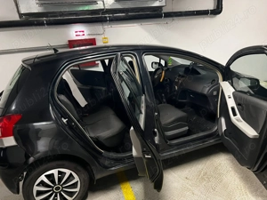 Toyota Yaris 2010 , Negru ,250.000 km ,cutie de viteze noua - imagine 4