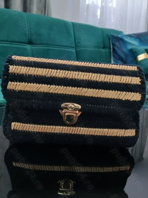 Vand Poșetă confecționată manual 