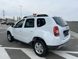 Dacia Duster 4x2 an fabricatie 2011 motor 1.5 dci 110 cp euro 5. CLIMA . - imagine 4