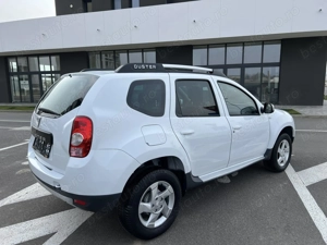 Dacia Duster 4x2 an fabricatie 2011 motor 1.5 dci 110 cp euro 5. CLIMA . - imagine 3