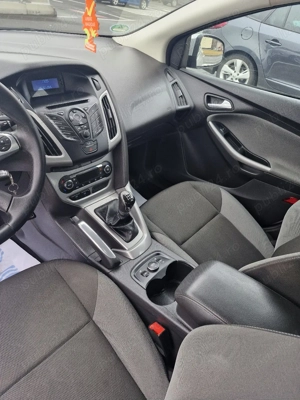 Ford Focus 1.6 benzină  - imagine 5