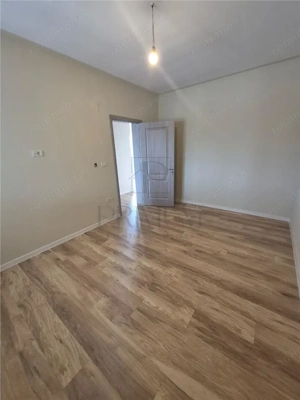 Duplex pe parter - 3 dormitoare - zona foarte buna - gata de mutat - imagine 17