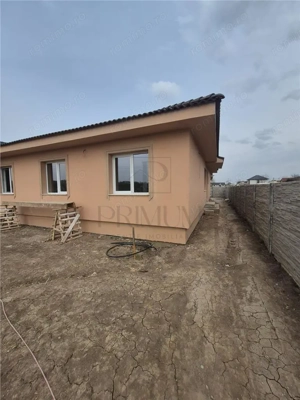 Duplex pe parter - 3 dormitoare - zona foarte buna - gata de mutat