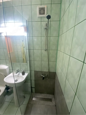 Închiriez apartament 2 camere, zonă liniștită, acces facil Shopping.