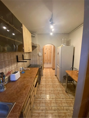Închiriez apartament 2 camere,renovat complet, zonă liniștită, acces facil Shopping.