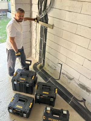 Electrician autorizat - instalații electrice complete pentru case, vile și apartamente. 