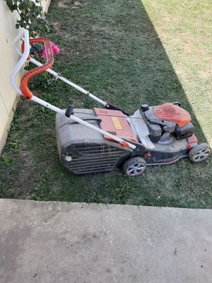 vand masina de tuns iarba noua Pe benzina 