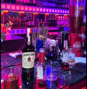 Angajez vanzatoare bar de noapte