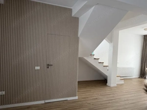 Casa spațioasă in imobil tip duplex de vânzare în Bujoreni