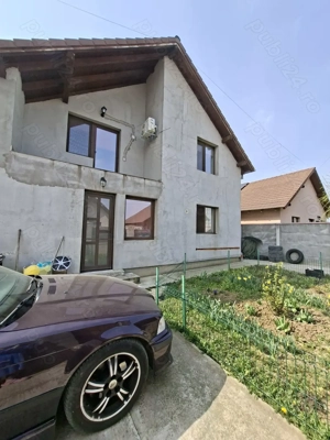 Proprietar vând casă în Sanmihaiu Român cu toate utilitățile 
