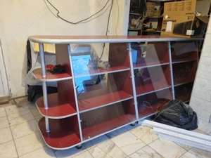 Vand mobilier  inchid  magazin