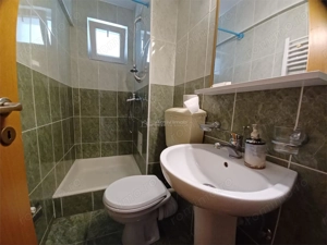 V #226;nzare Apartament 3 camere - Pia #539; #259; Victoriei   Sfin #539;ii Voievozi - imagine 8