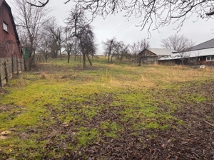 Terenuri de vânzare intravilane în Mihoveni -oportunitate rară, prețuri excelente!