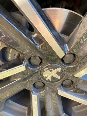 Peugeot 2008 ll 1.2 Allure 130 CP Euro 6 - imagine 18