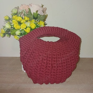 Geanta crosetata manual din fir tip panglică 