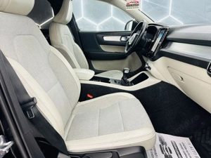 VOLVO Xc-40 - imagine 16