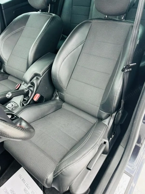 RENAULT MEGANE - imagine 18