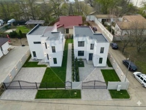 Casă / Vilă cu 4 camere de vânzare în zona Dedeman