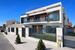 Casă / Vilă cu 8 camere de închiriat în zona Faleza Nord