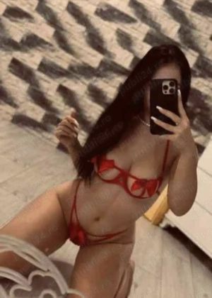   Top Top Top Bruneta cu Forme Te Astept   - imagine 3