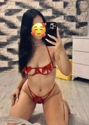   Top Top Top Bruneta cu Forme Te Astept  