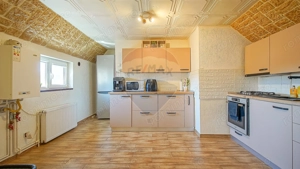 Oportunitate: Casă 6 camere (3 camere spațiu comercial+etaj locuință) - imagine 9