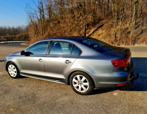 Vand Volkswagen Jetta 1.6 TDI BlueMotion  - imagine 3