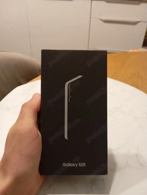 Vand Samasung S25 128 GB ,culoare Navy.