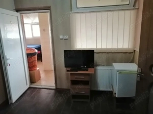 Închiriez 10 camere duble  - imagine 3