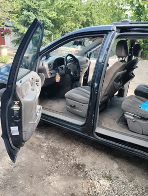 Vând chrysler voyager - imagine 5