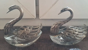 Copie de bomboniere in forma de lebada realizate din argint si cristal