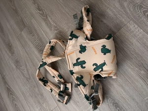 Vând port bebe aproape nou