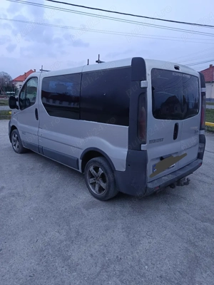 Renault Trafic an 2003 motor 1.9 dci 6 locuri si marfa - imagine 3