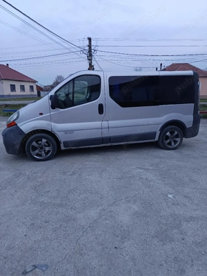 Renault Trafic an 2003 motor 1.9 dci 6 locuri si marfa - imagine 2