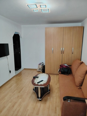 Închiriez apartament cu o camera zona Podu Ros