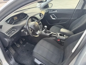 Peugeot 308 - imagine 4