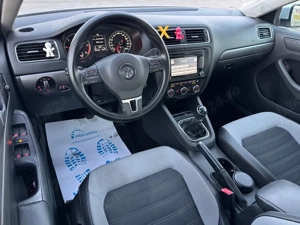 Volkswagen Jetta model Match - imagine 4