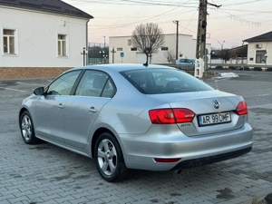 Volkswagen Jetta model Match - imagine 3