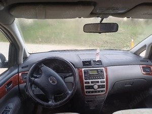 vand Toyota Avensis Verso cu 7 locuri - imagine 7