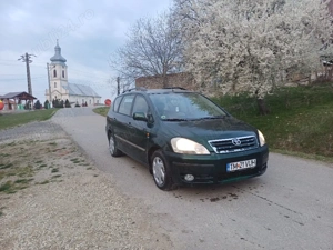 vand Toyota Avensis Verso cu 7 locuri - imagine 6