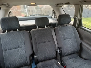 vand Toyota Avensis Verso cu 7 locuri - imagine 5