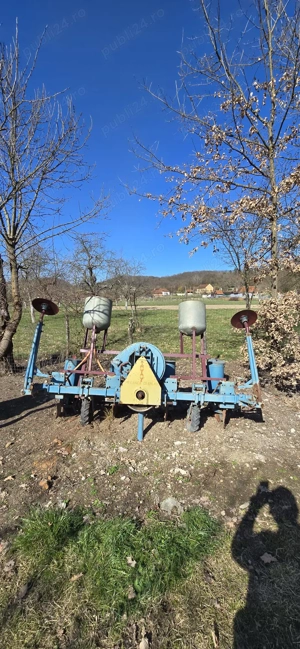 Vand semanatoare porumb pe 4 randuri  - imagine 2