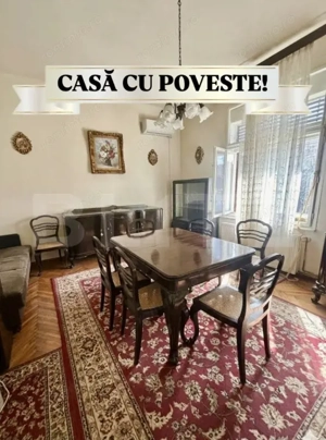 Casă cu arhitectură elegantă și pod înalt, la 15 minute pietonal de Piața Unirii