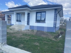 Casă de vânzare cu 3 camere, 105 mp, zona linistita, Bistrita