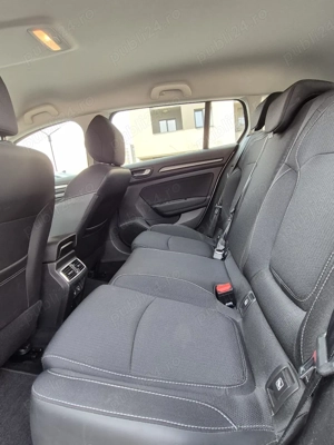 Renault Megane 1.6 E-Tech plug in hybrid - imagine 8