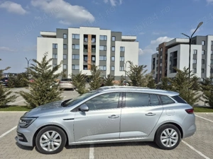Renault Megane 1.6 E-Tech plug in hybrid - imagine 7