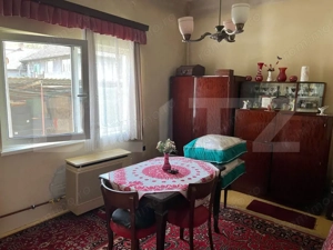 Casă vanzare cu 3 camere in zona Dambu, 877 mp, zona semicentrala - imagine 2