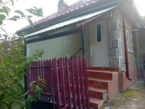 Casă cochetă și teren generos de 900 mp în Bezdead (Tunari)   Liniște și confort - imagine 3